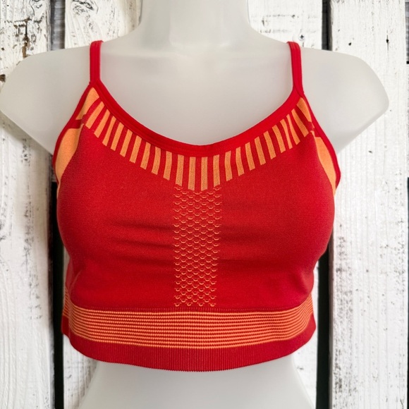 Avia Sports Bra Size Large Red Orange Vented Strappy Athletic Activewear Workout - Picture 1 of 9